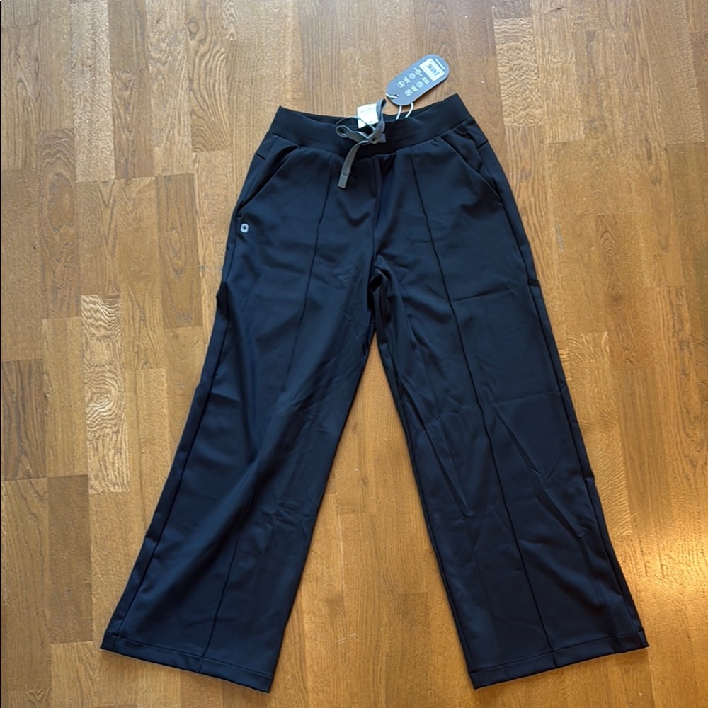 FIGS Black Relaxed Wide-Leg Scrub Pants